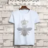 2018 nuevas llegadas casuales masculinas camisetas hombre corona abeja bee diamante hombres camisetas de moda negro / blanco Rhinestone hombre camiseta Y19072201