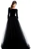 Prachtige zwarte lange mouwen fluwelen avondjurken bateau hals open rug prom jurk tule rok vloer lengte formele feestkleding