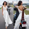 2020 Sexy A-ligne Robe De Mariée Dos Nu Applique Perles Balayage Train Robe De Mariée Sans Manches Col En V À Volants Robes De Mariée Sur Mesure