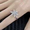 Mulheres Branco Zircão Cristal Floco de Neve Dedo Anel Ajustável Acionamento Abertura para Noivado Presente de Casamento de Natal Personalidade Clássica