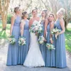 Skräddarsydda Strand Bröllop Gästklänningar 2019 Hög Halter Platser Ruched Chiffon Bridesmaids Klänning Formell Maid of Honor Dress Vestido de Novia