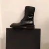 Женщина Черная кожа Италия Энн Новая версия Demeulemeester Combat Boots Шнуровка Мода Обувь Luxury Top Boots Качество Обувь