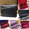 Kvinnor pr￤glad l￤der messenger v￤ska ￤kta l￤der emboss v￤skor designer lady singel axel crossbody handv￤ska 25 cm fler f￤rger262s