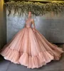 Graciös Champagne Beaded Ball Gown Bröllopsklänningar Halter Neck Sequined Backless Bridal Gowns Plus Storlek Appliiqued Tulle Vestidos de Novia