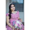 Cristais Blush rosa luxuoso Sexy Quinceanera Prom Dresses frisados ​​Feito à Mão Flores Sheer Pescoço Evening partido do doce 16 vestido SY12