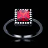 Wysokiej jakości znaczek 18 kgp 18k czarny złoto wypełnione kobiety Party pierścienie z czerwonym rubinem cyrkon kwadratowy kryształowy pierścień fit dla dziewczynek piękne biżuteria