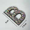 26 lettere strass alfabeto ABC cucire ferro sulle toppe arcobaleno brillanti distintivi per nome abito fai da te jeans decorazione appliques