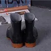 Vente chaude-bottes en caoutchouc 2017 imperméable à l'eau à la mode gelée homme cheville botte de pluie bande élastique couleur unie chaussures de pluie chaussures de travailleurs de la construction