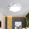 2019 Nouveaux Lustres De Plafond Modernes À LED Noir / Blanc Pour Salon Chambre Couloir Fer Polygone Led Lustres Éclairage Lampadas
