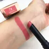 美容施釉口紅ペンベルベットマットナチュラル着やすい長期的なノンスティックカップ Coloris 卸売メイクアップリップスティック防水