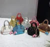 30 borse per bambini ragazza PU con paillettes a forma di conchiglia borsa a tracolla a catena piccola colore misto