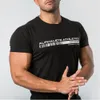 Ny sommar Mens Kortärmad T-shirts Casual Bodybuilding Fitness Mens Gymkläder Workout Brev Skriv ut T-shirt för män