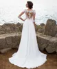 Abiti da sposa eleganti da spiaggia Maniche lunghe a 3/4 Illusion Spacco laterale Tulle Applique in pizzo Chiffon Scoop Neck Sweep Train Abito da sposa da sposa