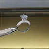 100% 18K 750au Złoto Moissanite Diamond Ring D Kolor VV z certyfikatem krajowym MO-00108 T200701