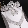Designer hoofddeksels bruids kroon ketting oorbel set mode trouwfeest familiefeestjurken met diamanten witte kristal parelhaarband vrouwen cadeaubak