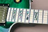 Factory Custom Green Electric Guitar met Clouds Maple VeneerGold Hardwarefloyd RoseAdaBalone fret Inlaycan worden aangepast 3213950