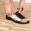 diseñador de hombres toboganes de playa zapatillas de moda con cordones sandalias para hombre piscina chaussures tres colores zapatos casuales