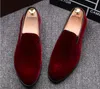 New Casual velluto rosso nero Scarpe da uomo piatte Slip-on Scarpe eleganti Casual punta a punta Tinta unita Mocassino da sposa Larg size 38-44