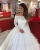 Abiti da sposa eleganti a linea A Applicazioni in pizzo Maniche lunghe Spalle scoperte Lavaggio Abiti da ballo in tulle a sezione lunga Gonne a strati Abiti da sposa