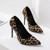 Heißer Verkauf - 2019 Einzigartige sexy Frauen-Blumen-Leoparden-Druck-Spitzen-Frauen-Pumpen 110mm Art- und Weiseabsatz-Schuhe für Frauen-Büro-Kleid-Schuhe
