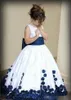 Satin Flower Vintage Girls Dresses Juvel Neck ärmlöst band Big Bow Back D Floral Applique Kids Formal Wear Pageant Ball Gown