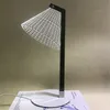 3D -effekt Stereo Vision LED Desk Lamp Wood Support Acryl Lampskärm LED -ljus vardagsrum sovrumsläsningslampa med USB -kontakt