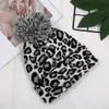 Örme Cap Kadınlar Pom Ears yazdır Leopard Kış Şapka Beanie Çift Katmanlı Yün Topu Caps 4 Styles çevirin Isınma