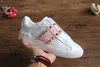 Top Quality Fashion Womens Mens Designer Skor med studs Elva Gummi Sole Casual Sneakers för män Kvinnor Storlek 34-46