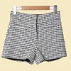 shorts de houndstooth.