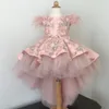 Dusty Pink Flower Girls 'Jurken met 3D Floral Geappliceerd Kant Tulle Custom Made High Low Little Girl Communion Party Dress