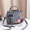 mode solide handtas vrouwelijke schoudertas lederen dames handtassen messenger motorfiets crossbody portemonnee lingge vrouw tas