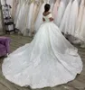 Elegant vit bollklänning Bröllopsklänningar Arabiska Dubai Style Lace Appliques Court Train Off Shoulder Bridal Gowns Formell Vestidos de Soiree