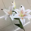 Fake Lily Flower Konstgjorda Liljor Tre Head 3D Effekt Utskrift Lily Branches For Wedding Home Artificial Decor Flower