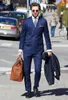 Мода голубой нашивки Groom Tuxedos двубортный Groomsmen Мужчины Формальная куртка костюмы Бизнес Пром Blazer Customize (куртка + брюки + галстук луки) 627