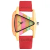 Creative Women Wood Watches Unique Colorful Wood Triangle Hollow Quartz armbandsur Ladies Elegant Fashion äkta läder timme3221