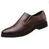 Hot Sale-Office Buty Mężczyźni 2019 Wentylacja Otwór Skórzane męskie Sukienka Buty Business Classic Buty Mężczyźni Formalny Sepatu Slip On Pria