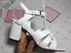 Hot koop-kwaliteit 9 kleuren sandalen Europa en de Verenigde Staten Mode Cross Rough met Dames Sandalen Trend Origi