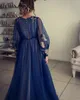 Robes de bal bleues à manches longues Une ligne de dentelle Appliqued Robes de soirée formelles Robes de soirée Arabe Plus Size Robe d'occasion spéciale