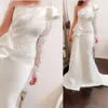 Elegant Mermaid Evening Dresses One Shoulder Full Sleeves Prom Gowns Satin Ruched Ruffles Lace Applique Mother Dress