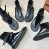 Роскошный дизайнер женские сандалии Rome Shoes заклепки гладиатор Мода Мода Высокая 100% Натуральная Кожаная Пляжная Обувь Резиновая подошва