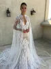 Abito da sposa vintage 2019 Scialle da sposa bianco avorio Collo gioiello personalizzato Senza maniche Pizzo Mantella da sposa taglie forti