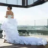 Sexy Dij Hoge Slits Trouwjurken 2019 Off Shoulder Beaded Tiered Ruches Organza Beach Trouwjurk Custom Made Bridal Towns Goedkoop