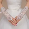 1 par brudhandskar Elegant kort stycke Rhinestone White Lace Glove Vackra bröllopstillbehör