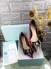 Design lady fashionable qiu dong new patent leather sheet shoe is costly bowknot temperament woman shoe 6cm