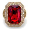 Spersonalizowane 18k Pozłacane Big Red CZ Cyrkonia Hip Hop Bling Pierścienie Diament Biżuteria Prezenty dla mężczyzn i kobiet 27mm Rozmiar 7-11 Hurtownie