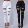 moda jeans scarna per le donne