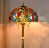 Lampada da terra in vetro colorato Tiffany Fiori multicolori Stile europeo Paralume classico per soggiorno Decorazioni per la casa Luci a LED TF037