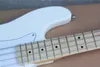 Hurtowa niestandardowa biała 4-strunowa elektryczna gitara basowa z białą maskownicą, chromowanym osprzętem, klonową podstrunnicą, można dostosować.