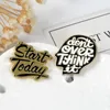 Overthink Emaille Pin Black Gold Brain Badge Broche Bag Kleding Revers Pin Simple Punk Excitation Sieraden Gift voor Vrienden