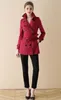 Классический короткий стиль! Женщины Мода Двухбордовые Требовое пальто / Англия Дизайн Высокое Качество Берега Slim Fit Хлопок траншеи / Размер куртки S-XXL B6804F270